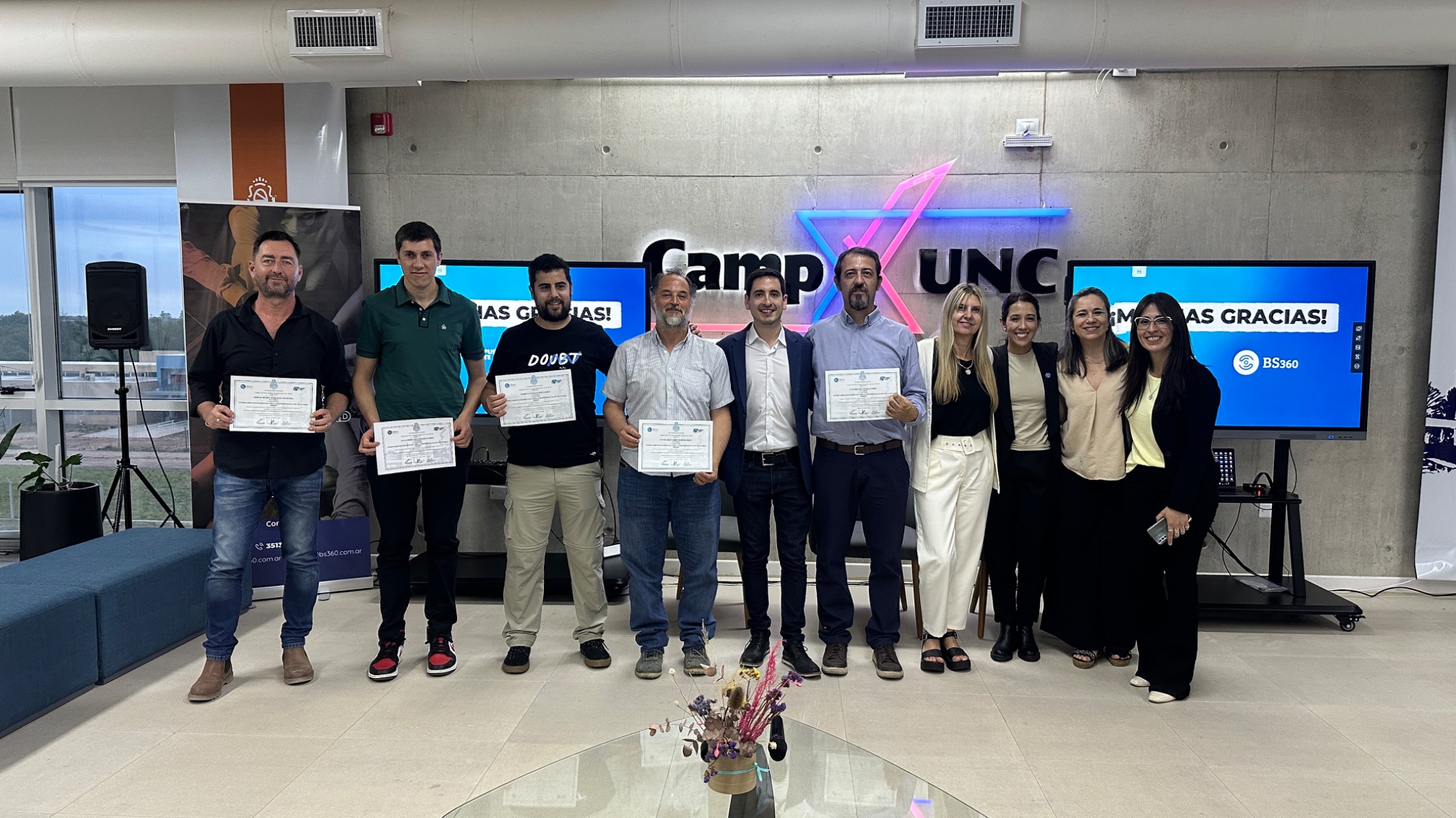 Entrega de certificados en Campus Norte UNC con equipo BS360
